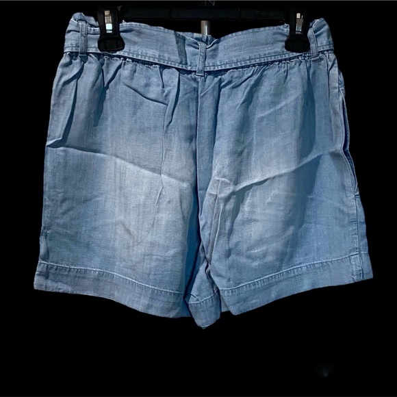 Cloth & Stone-Ruffled High-Wasted Shorts-Women's
Size: Medium-Denim Light-NEW!! - Picture 13 of 16